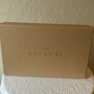 Coach: EMPTY Tan Gift Box